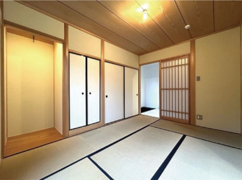 右・梅ケ畑宮ノ口町|リビングに隣接している和室は客間としてご使用いただけます！