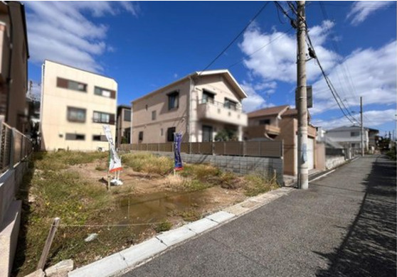 森北町1丁目　売土地の前面道路含む現地写真