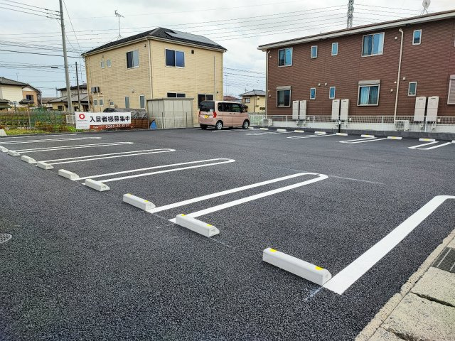 ディーアリビラの駐車場