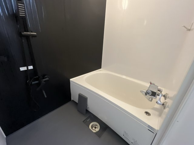 西八代戸建の浴室