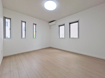 【洋室】 | 住吉5丁目戸建 | 中2階洋室です。