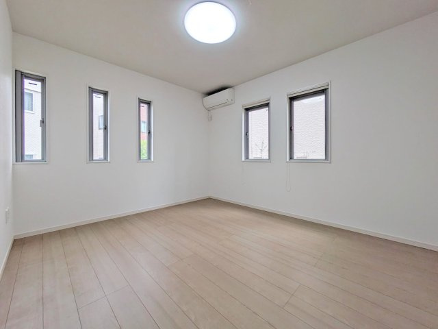 【洋室】 | 住吉5丁目戸建 | 中2階洋室です。