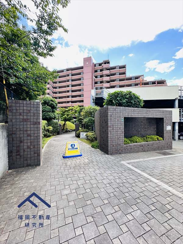 アプローズ香住ケ丘の外観