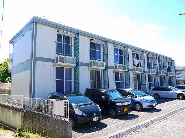 レオパレスシプレの駐車場|カースペースがあります