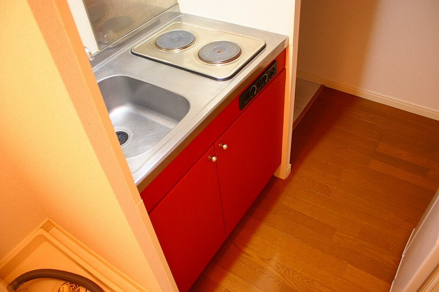 レオパレスシプレのキッチン|きれいなキッチンです