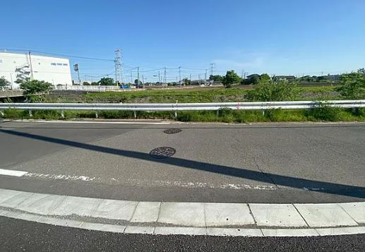 【中古】坂戸市にっさい花みず木築浅中古住宅の前面道路含む現地写真|前面道路含む現地写真です