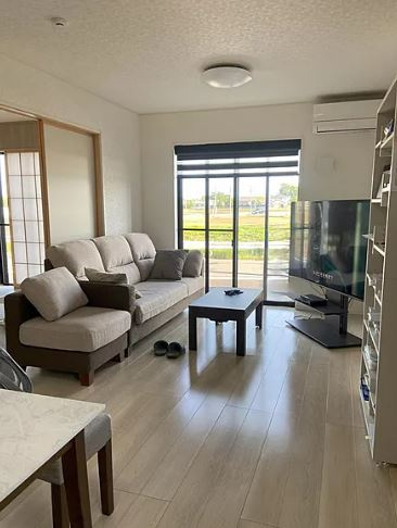 【中古】坂戸市にっさい花みず木築浅中古住宅の居間・リビング|リビングです