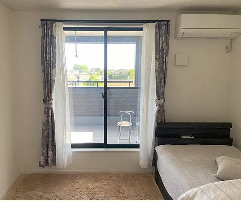 【中古】坂戸市にっさい花みず木築浅中古住宅の洋室|明るい洋室です