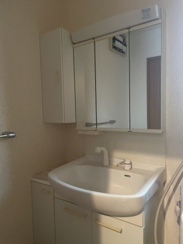錦町戸建の独立洗面台