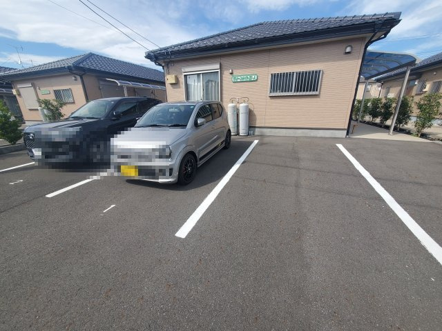 グリーンメイトⅢAの駐車場|駐車場があります