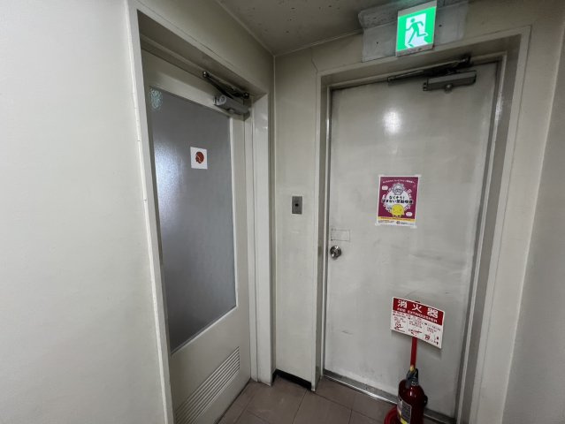 康生通西 野畑証券第2ビルの玄関