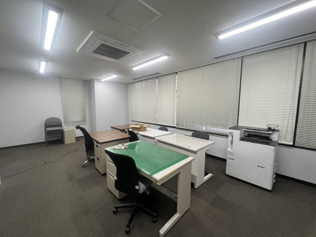 康生通西 野畑証券第2ビルの内装