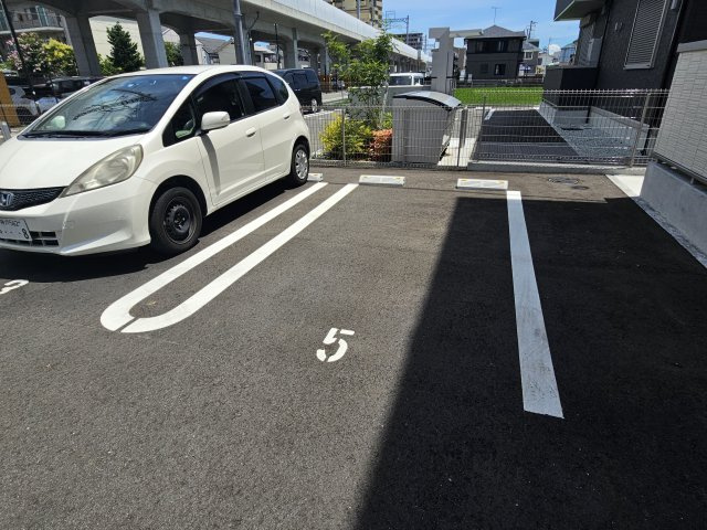 デーヴァ林崎の駐車場