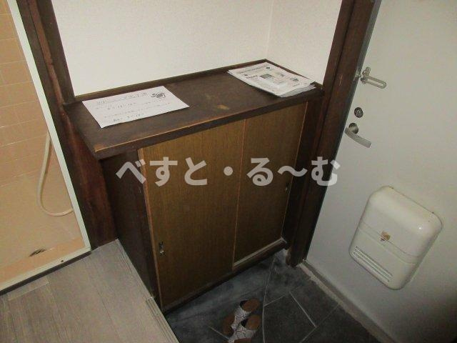 オークラハイツの玄関