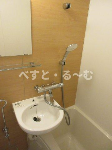 サングレイス西新町の浴室