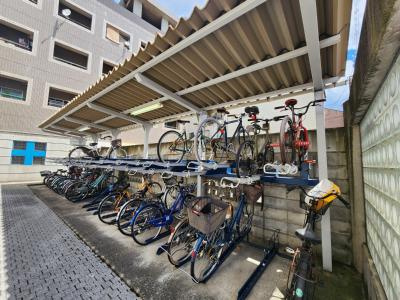 ウエストヴィラージュⅡの駐車場|駐輪場