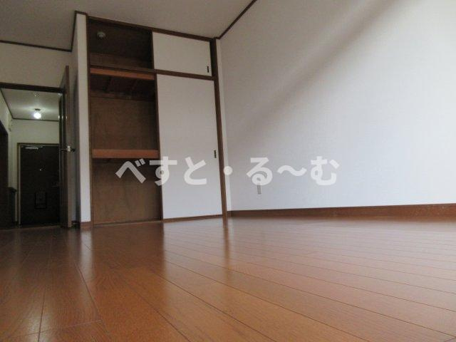 マンションサエイの洋室