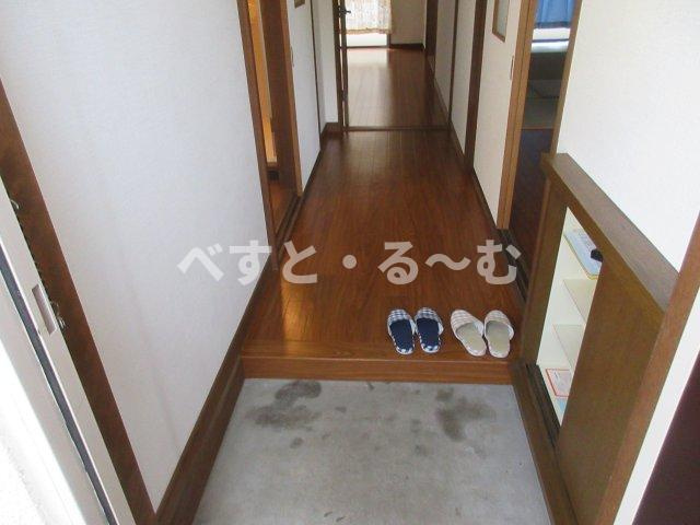 マンションサエイの玄関
