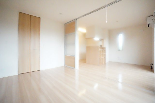 【洋室】 | サザンハート吉岡　Ｂ棟 | ※同物件、同タイプ、間取り反転のお部屋です
