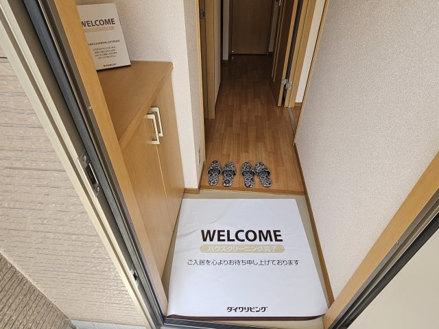 コルナスコートA棟の玄関