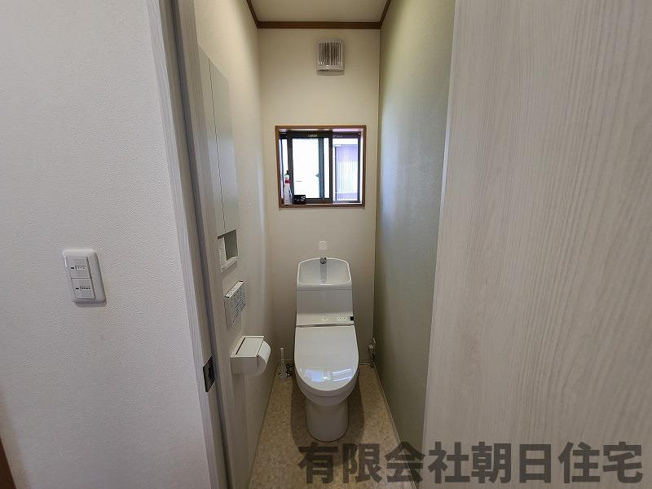 【トイレ】 | 東出雲町揖屋築浅戸建 | コンパクトで使いやすいトイレです