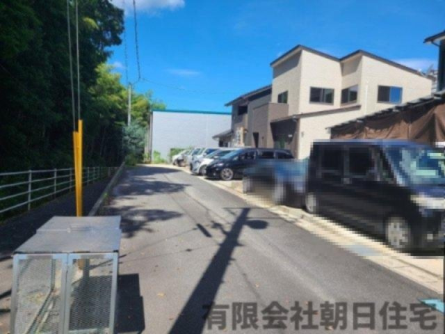 【前面道路含む現地写真】 | 東出雲町揖屋築浅戸建 | 進入路
