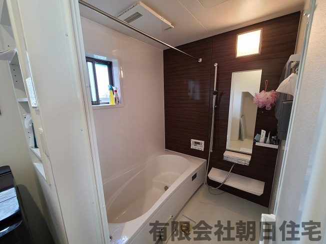 【浴室】 | 東出雲町揖屋築浅戸建 | 落ち着いた空間のお風呂です