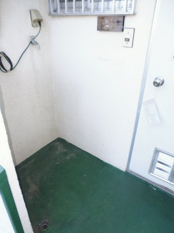 塩屋グリーンハイツ1の玄関