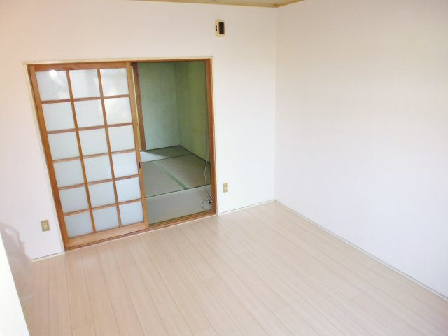 塩屋グリーンハイツ1の居間・リビング