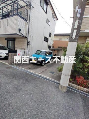 【駐車場】 | ブリリアントロック