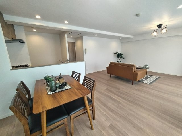 【居間・リビング】ダイアパレス西別院 