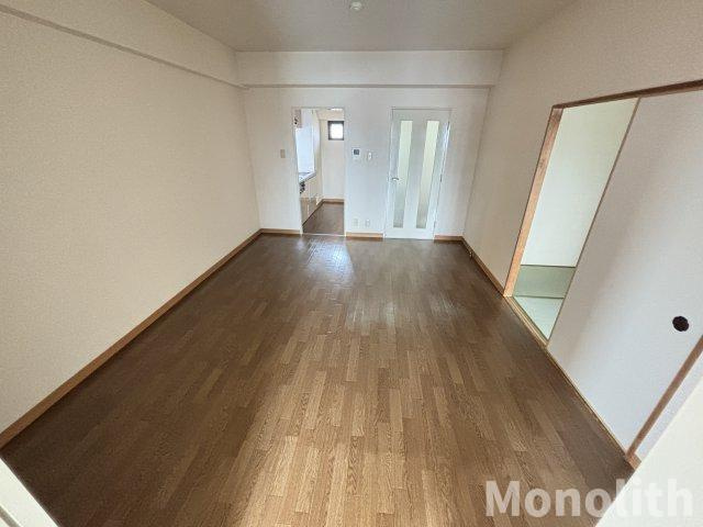 シャトークレールの居間・リビング