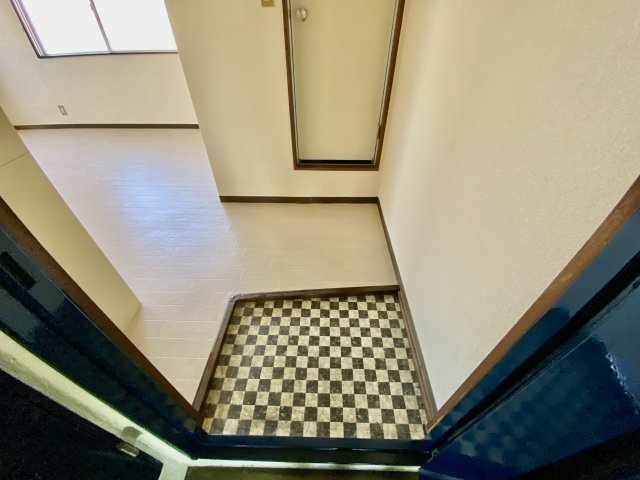 平池マンションの玄関