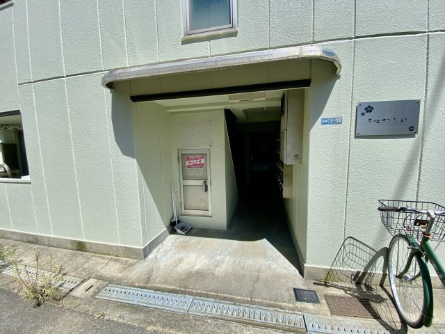 平池マンションのエントランス
