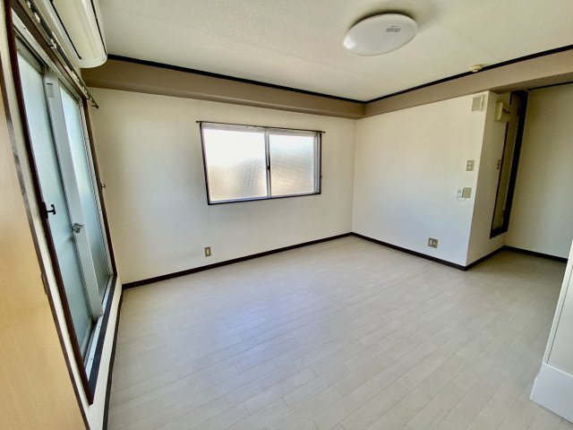 平池マンションの居間・リビング