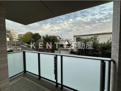 【バルコニー】 | ザ・ケンジントン・レジデンス上池台 | バルコニーからの眺めを楽しみながら食事をしませんか