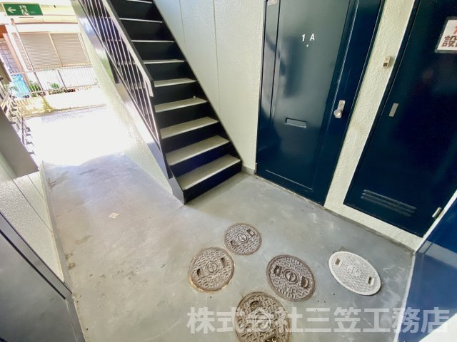 寝屋川市平池町の賃貸マンションのロビー