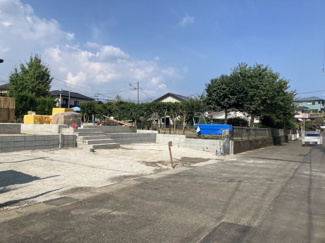 【前面道路含む現地写真】