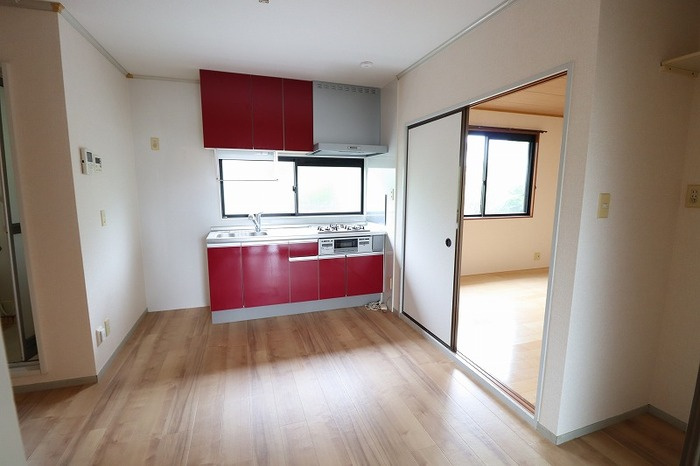 メープルハイム Aの居間・リビング|ダイニングキッチン