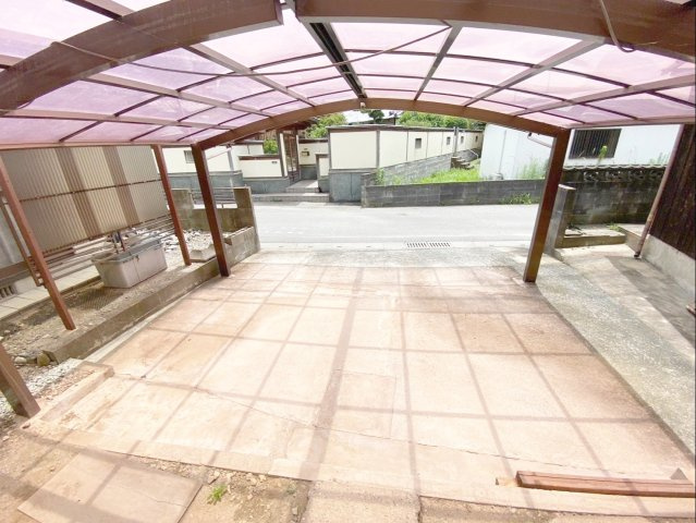 糟屋郡篠栗町津波黒3丁目　中古戸建の駐車場|並列2台駐車可能です！