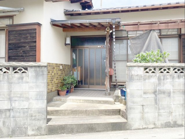 糟屋郡篠栗町津波黒3丁目　中古戸建の外観|西鉄バス　篠栗北バス停まで約170ｍ（徒歩約3分）！