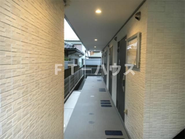 千葉市花見川区幕張町３丁目の賃貸マンションのロビー