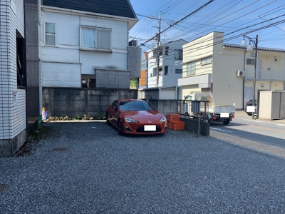 ★敷地内駐車場★（空き状況・使用料等詳細はご確認下さい）