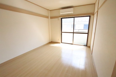 ★南向き・６帖のお部屋★