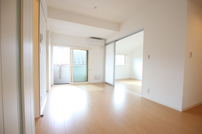 LDK12.5帖／白を基調としたLDK