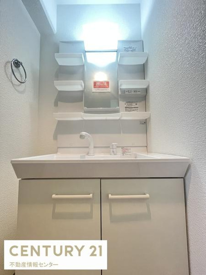 【独立洗面台】 | ベルデフラッツ九条 | 新調された独立洗面台設置！