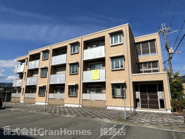 カルムリー福崎Ｃの外観