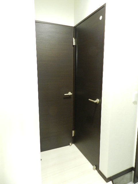 ＲＥＳＩＤＥＮＣＥ　ＰＩＮＯの玄関