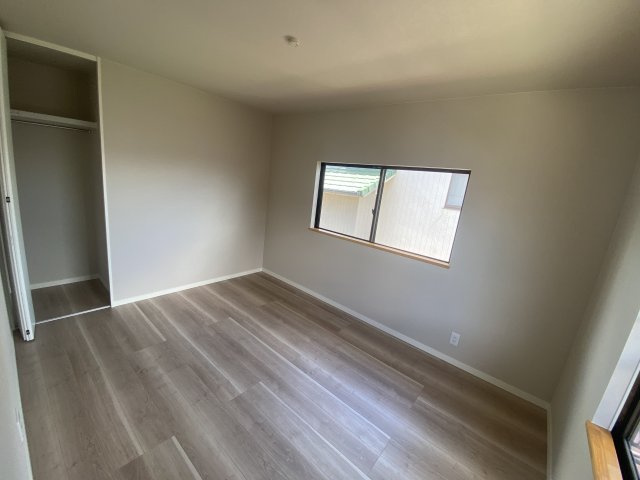 【洋室】 | 合志市豊岡 戸建 | ☆2階　南側6.0帖の洋室！クローゼット付き！☆