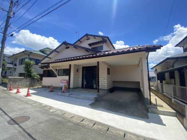 【駐車場】 | 合志市豊岡 戸建 | ☆ガレージ付き駐車場です！☆